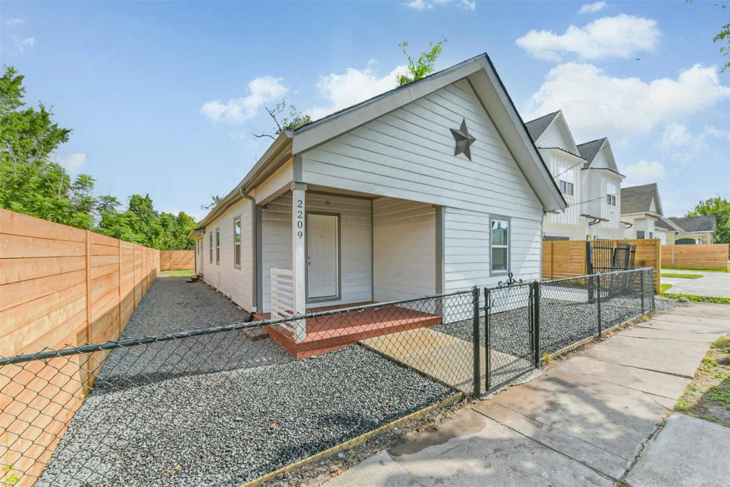 2209 Noble Street, Houston