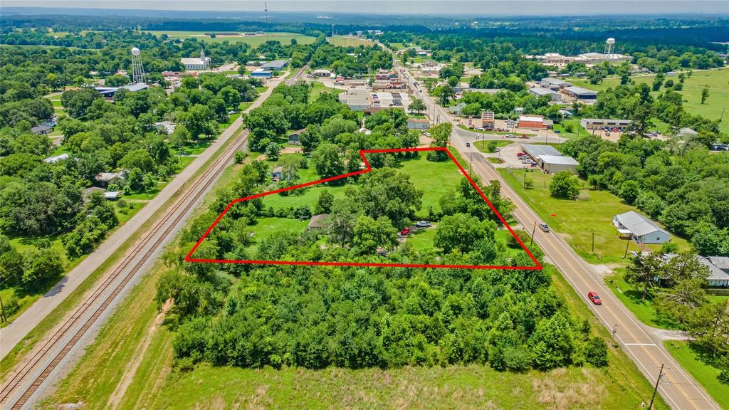 9283 State Highway 75 S, New Waverly