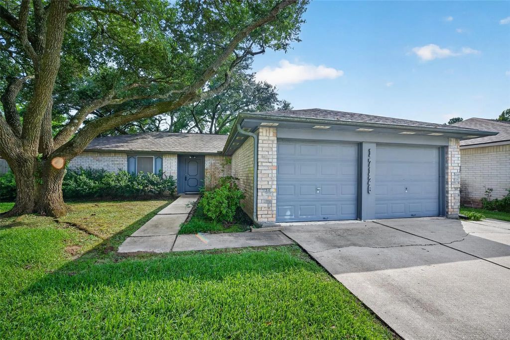 17126 Hewing Drive, Friendswood