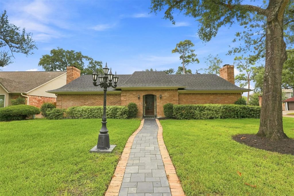 3002 Riata Lane, Houston