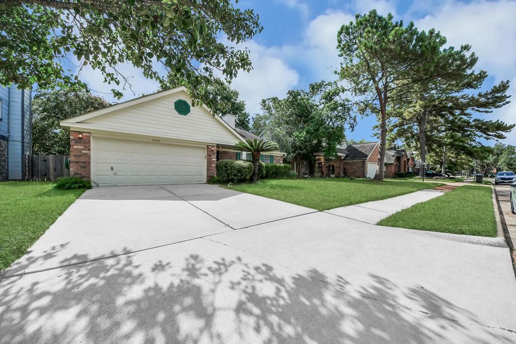 3310 Autumn Bridge Lane, Houston