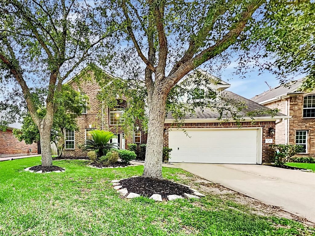 5718 Emerald Brook Lane, League City