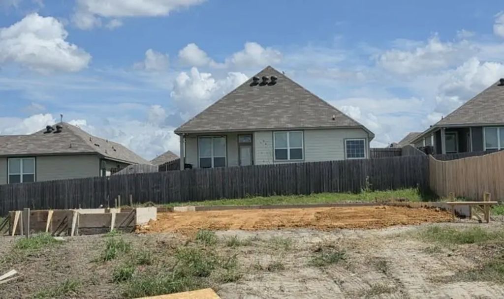1495 Lake Ridge Drive, Brenham