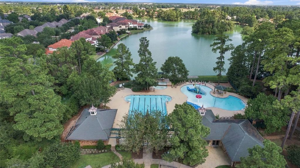 1227 Maiden Way Drive, Spring