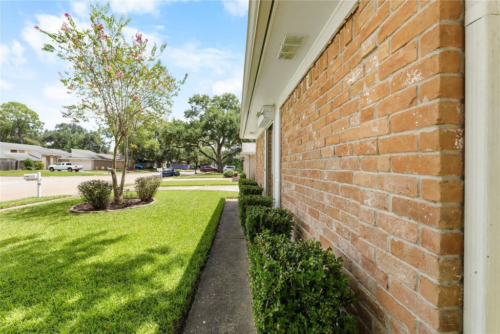 16410 Hickory Knoll Drive, Houston