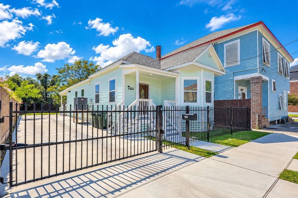3823 Sealy Street, Galveston