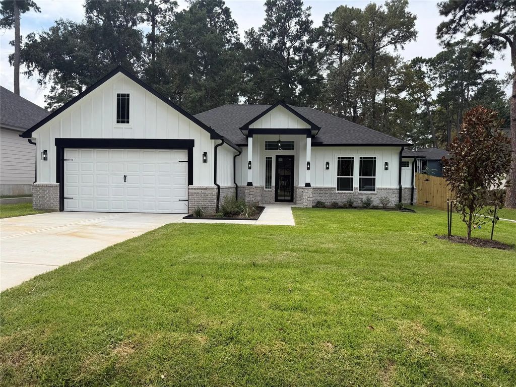 5118 Sleepy Point, Willis
