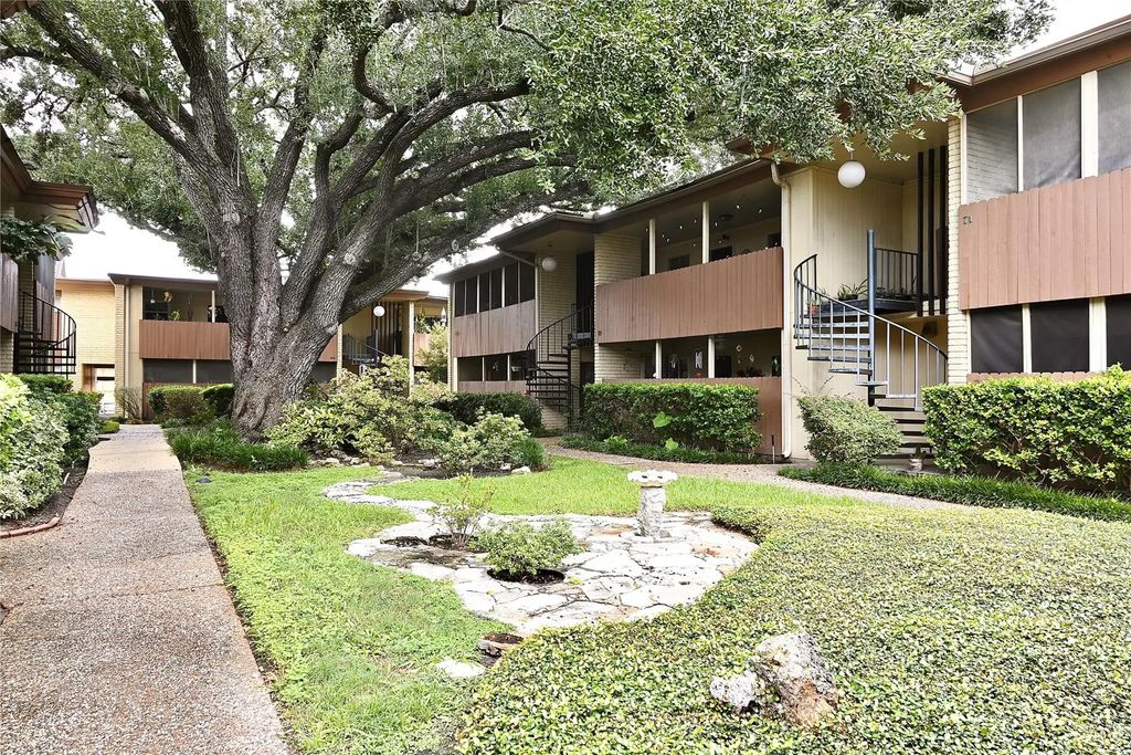 7714 Renwick Dr H57, Houston