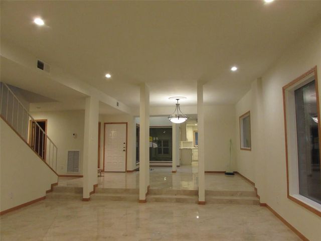 201 Vanderpool Lane 19, Houston