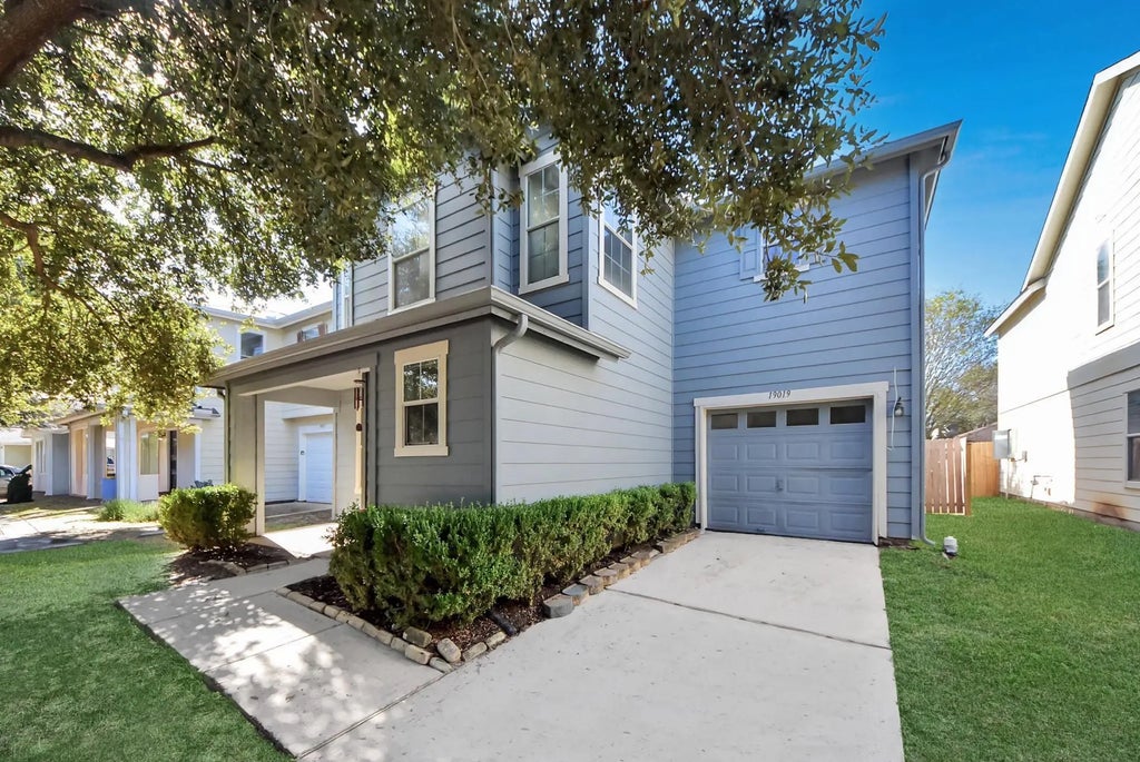 19019 Remington Park Drive, Houston