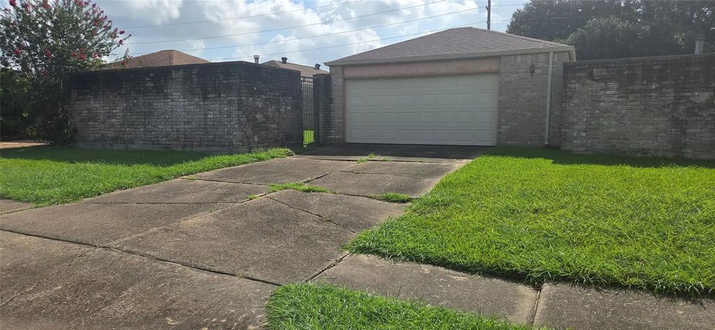 3807 Vineyard Drive, Houston
