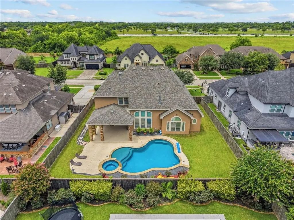 1817 Eagle Creek Drive, Friendswood