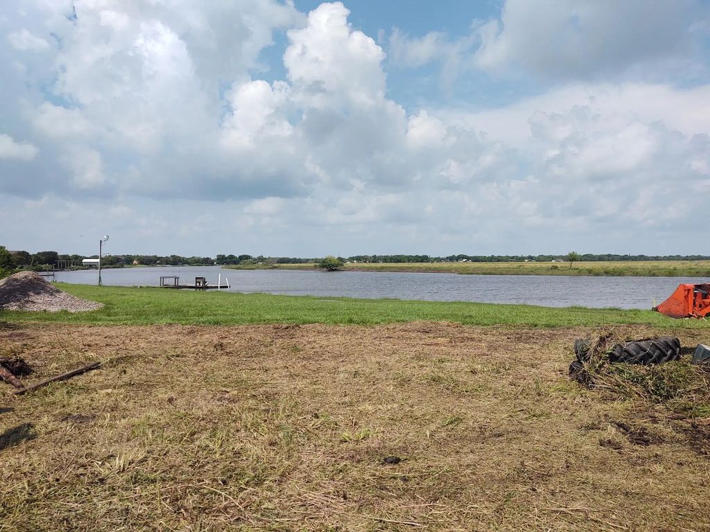 215 Port Street, Angleton