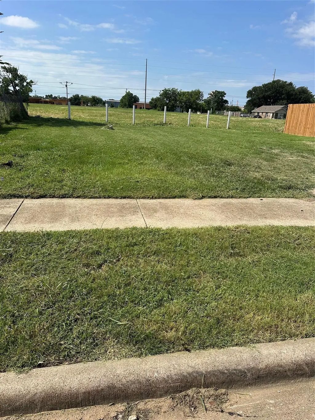 1922 Pueblo Street, Dallas