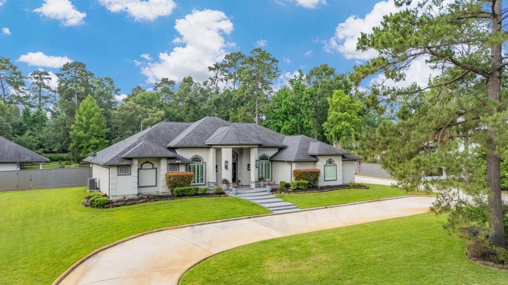 11 Turtle Cove Court, Kingwood