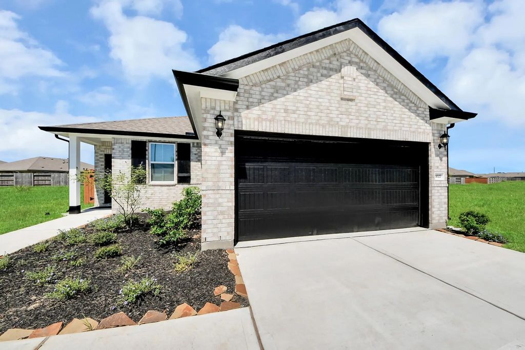 1027 Arbor Drive, Beasley