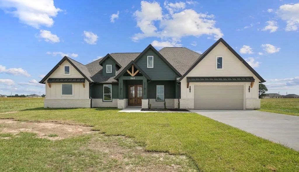 560 Quarter Horse Trail, Angleton