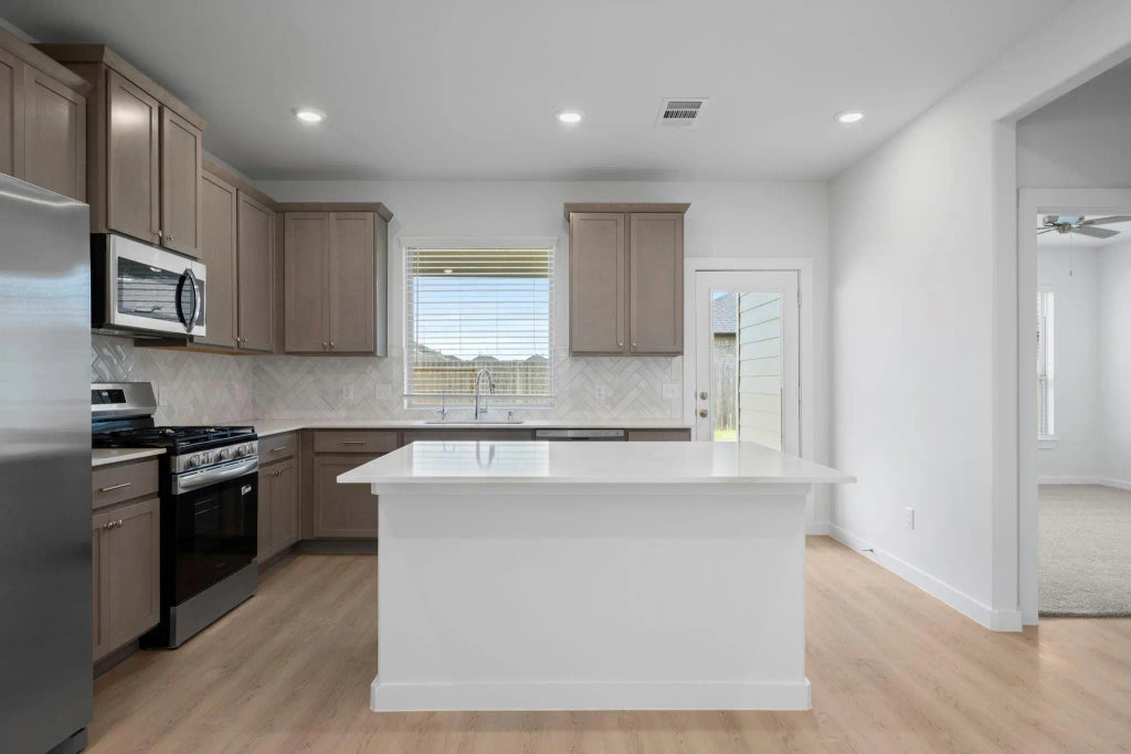 31814 Autumn Spur Lane, Hockley