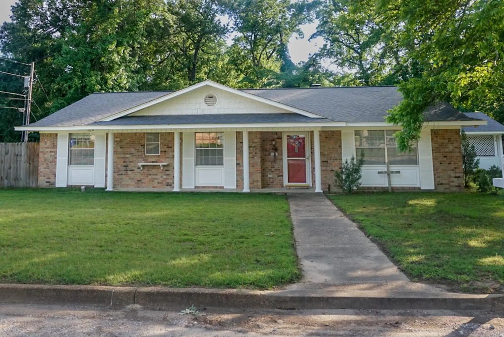 111 Valley Lane, Crockett