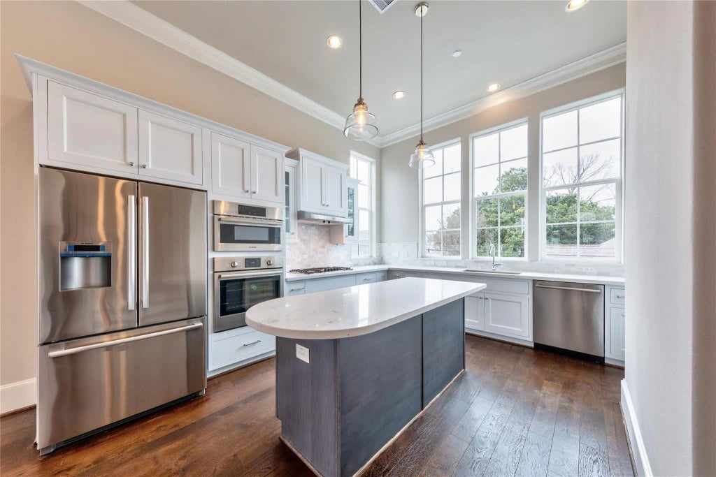 2702 Harvard Street, Houston