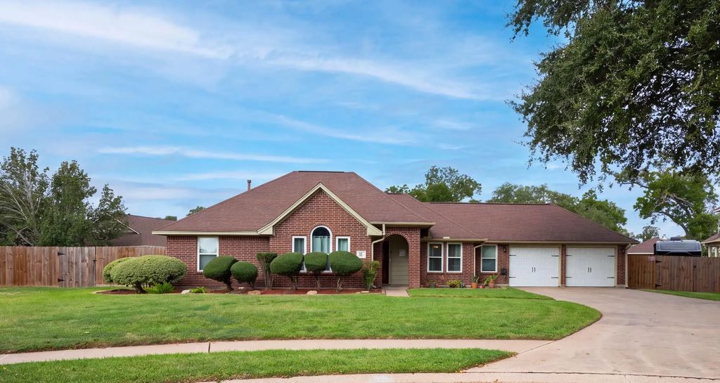 55 Zinnia Court, Lake Jackson