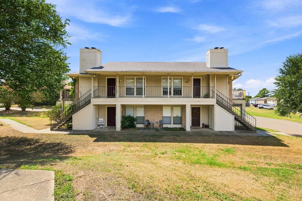 400 Fall Circle A, College Station