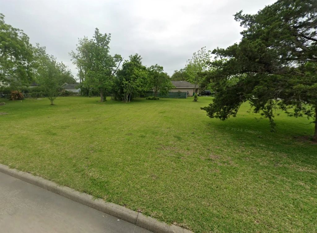 815 Bowie Street, Baytown