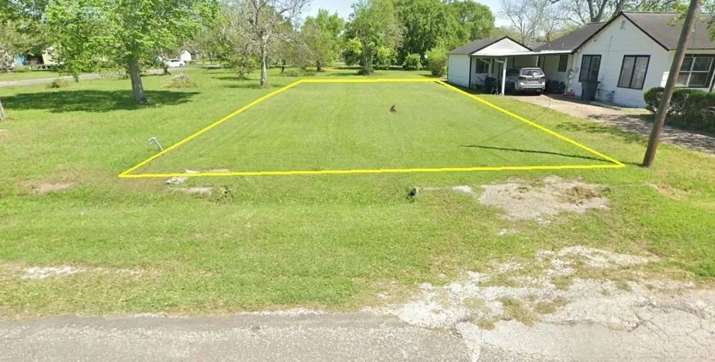 2805 Sims Avenue, Bay City