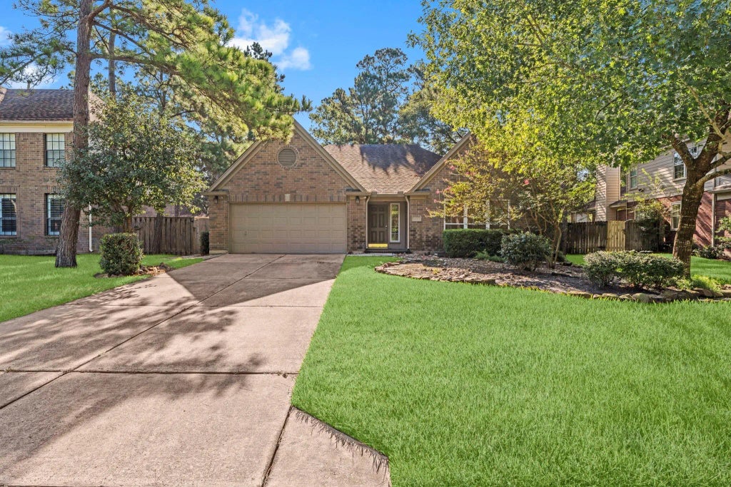 19 E Summer Storm Circle, The Woodlands