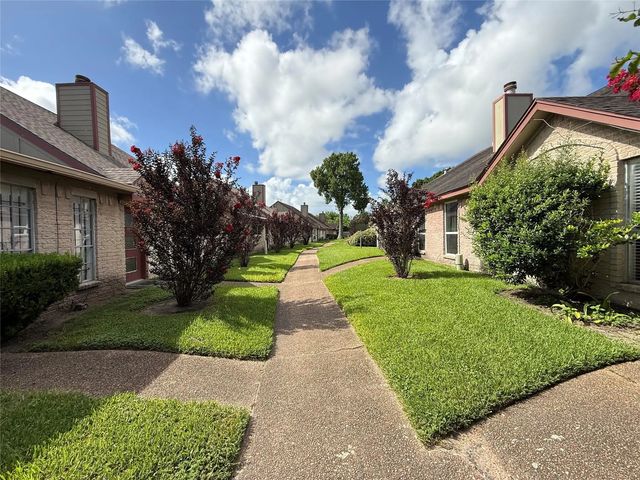 7943 W Airport Boulevard, Houston