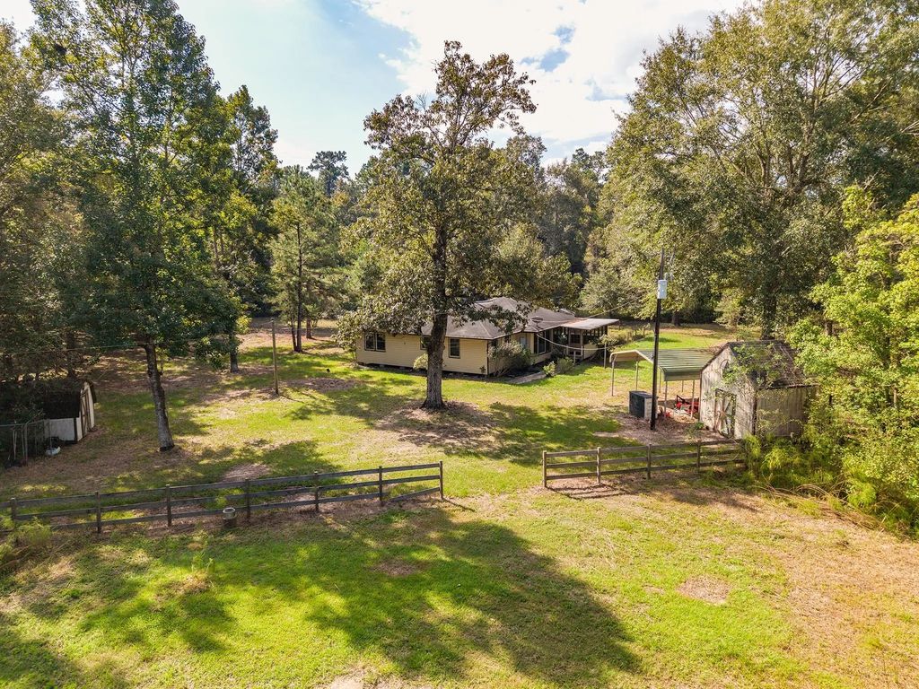 1155 County Road 2317, Dayton