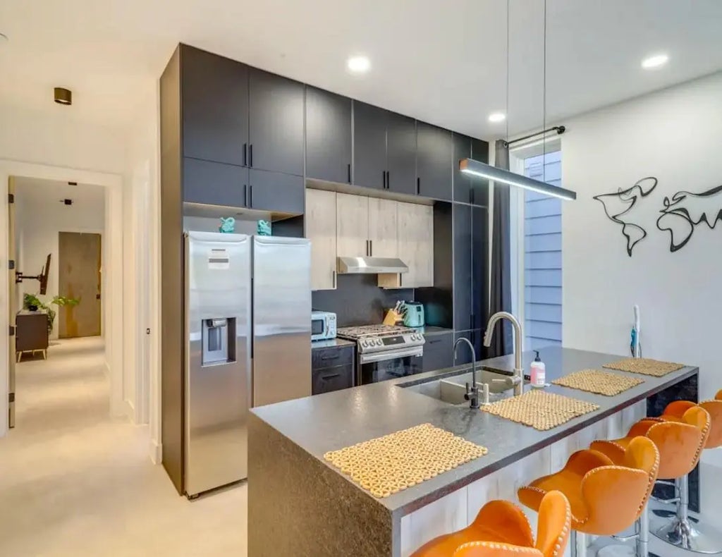 2205 Staples St B, Houston