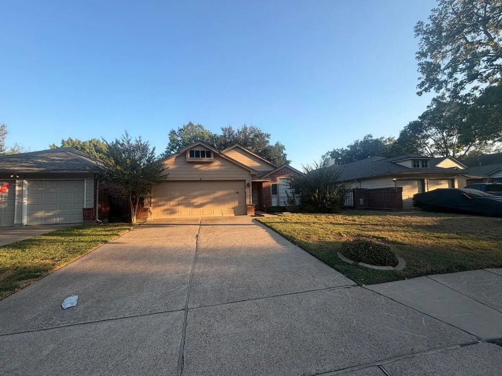 7126 River Garden Drive, Houston