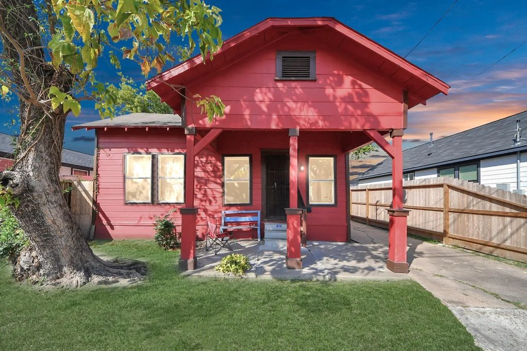 919 E 32nd Street, Houston
