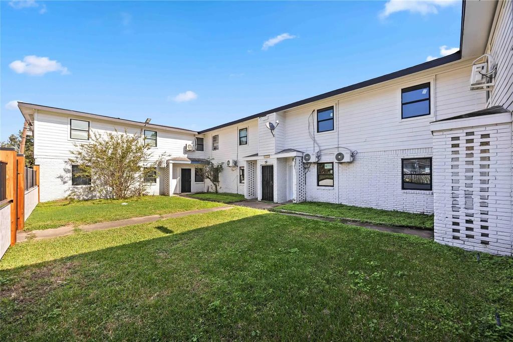 6811 Del Rio Street 17, Houston