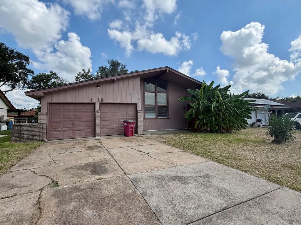 1818 W 11th Street, Freeport