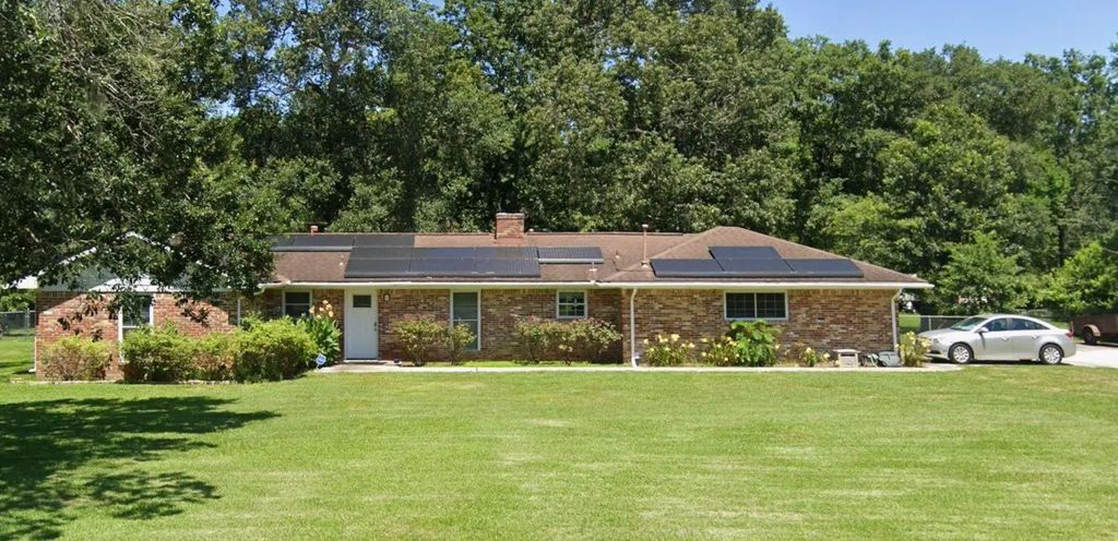 506 N Clear Creek Drive, Friendswood