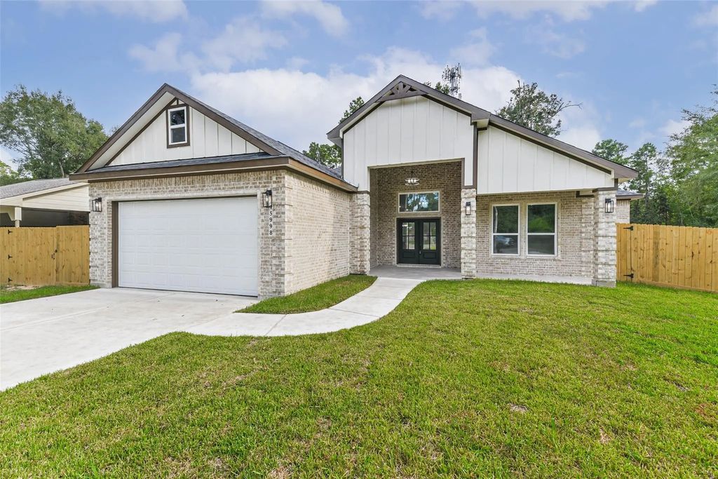 15998 Holly Street, Porter