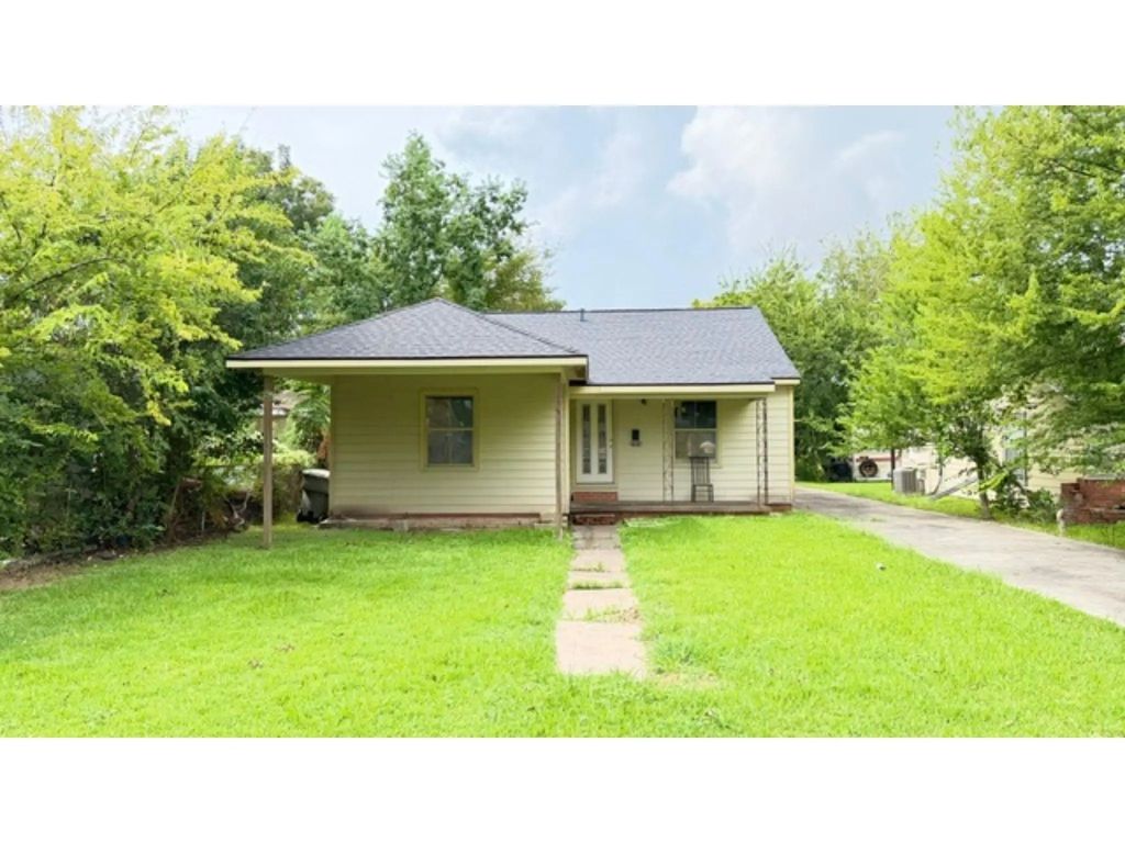 2327 2nd Avenue, Port Arthur