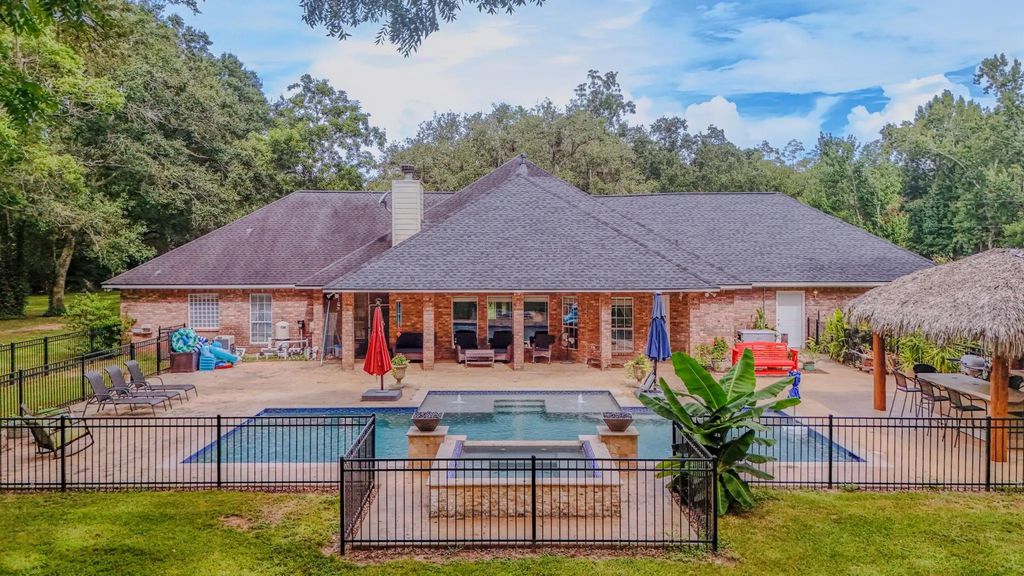 2002 Sugar Mill Lane, Lake Jackson
