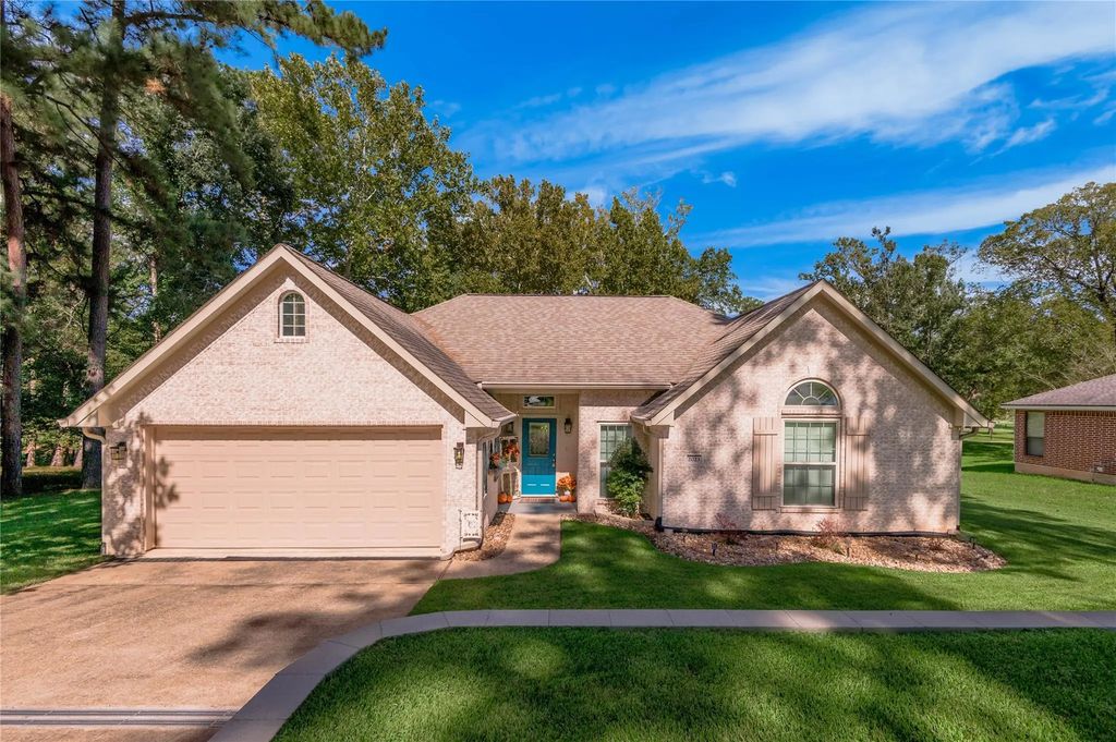 2023 E Lake Drive, Huntsville