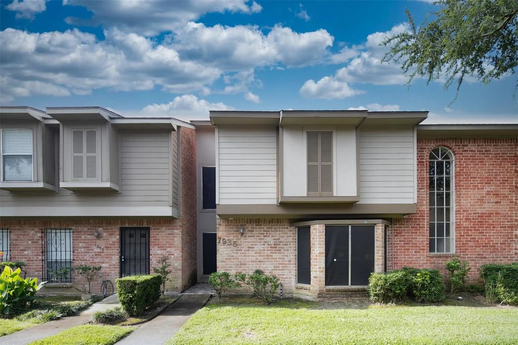 7935 Kendalia Drive, Houston