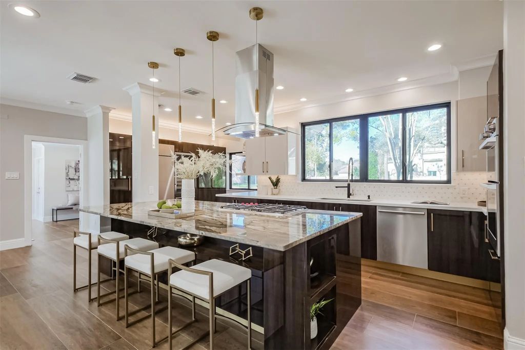 502 Lee Shore Lane, Houston