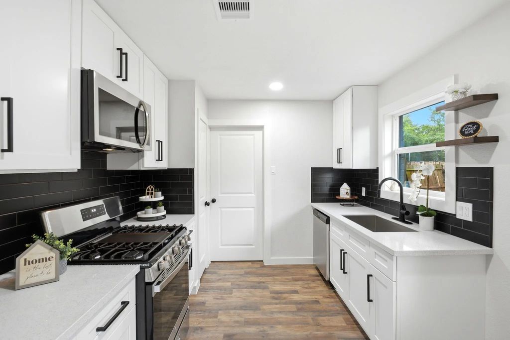 6415 Annunciation Street, Houston