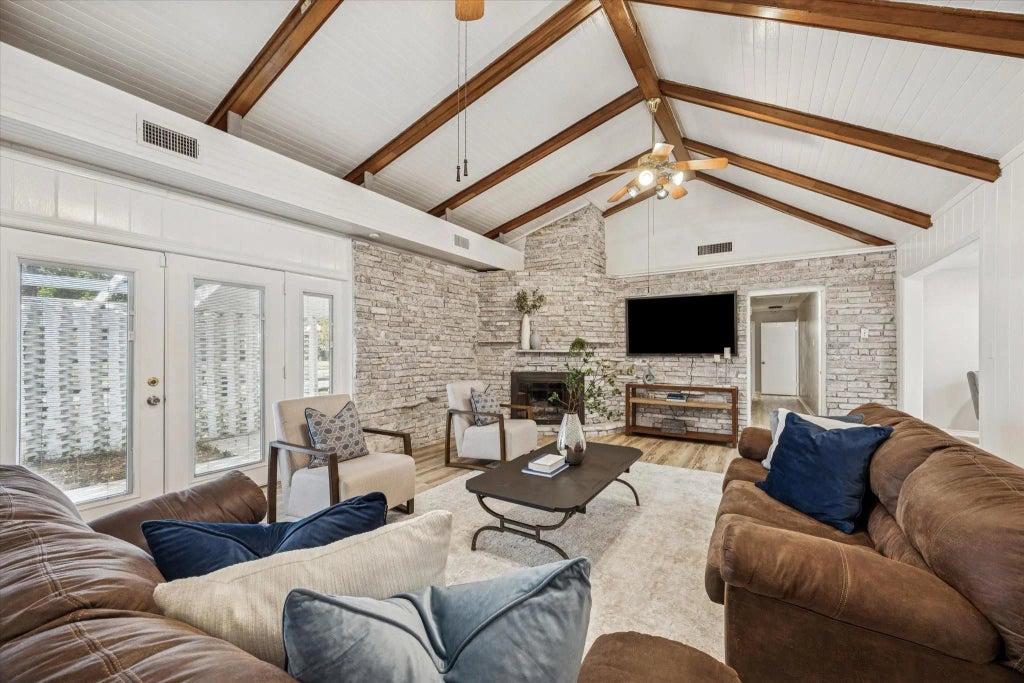 5302 Saxon Drive, Houston