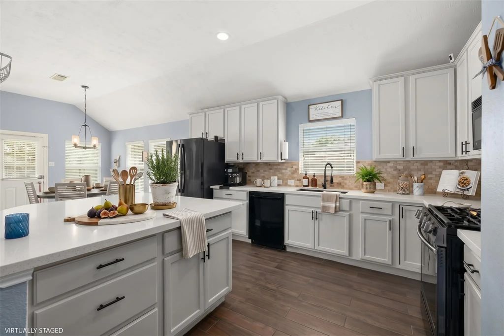 19127 Field Cottage Lane, Richmond