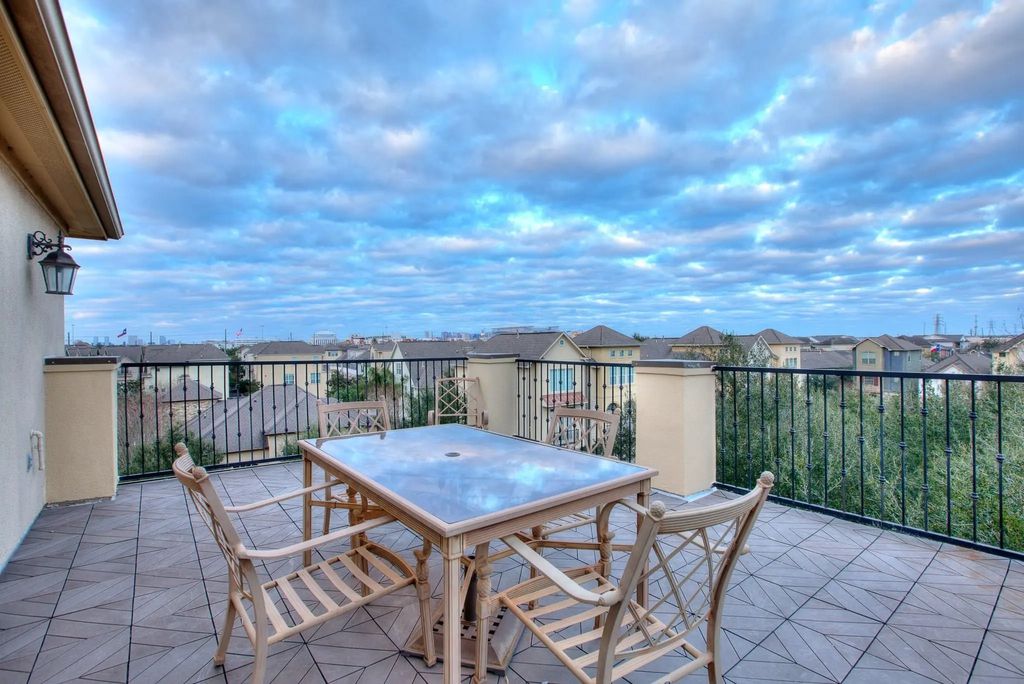 9101 Harbor Hills Drive, Houston