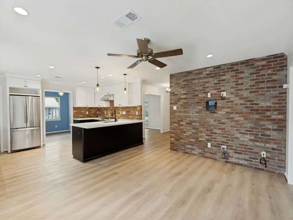 5933 Birdwood Road, Houston