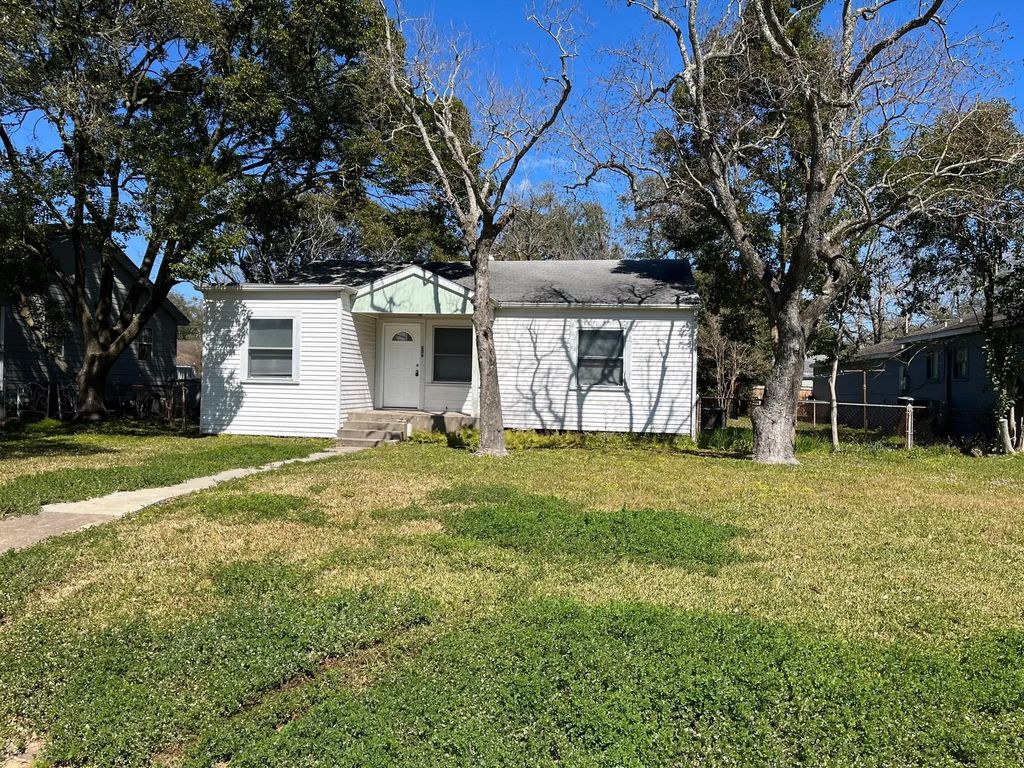 806 17th Ave North, Texas City