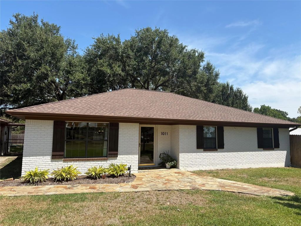 1011 Lee Road, Columbus